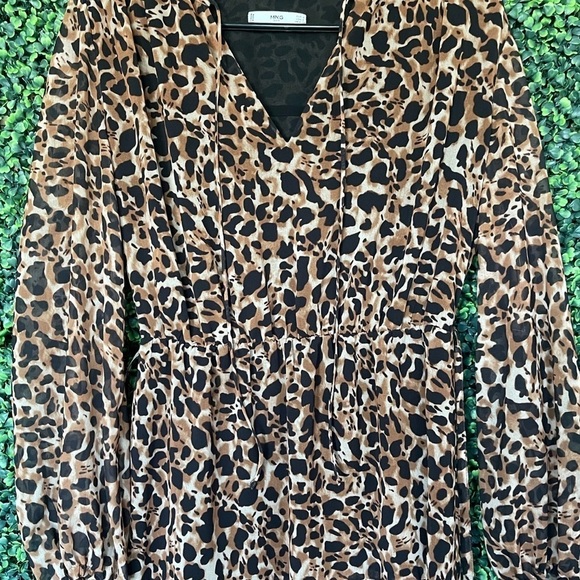 Animal print wrap dress - Picture 3 of 10